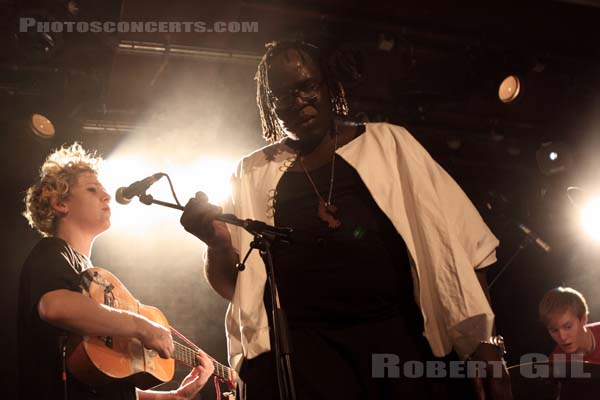 MICACHU AND THE SHAPES - 2009-11-01 - PARIS - La Maroquinerie - 